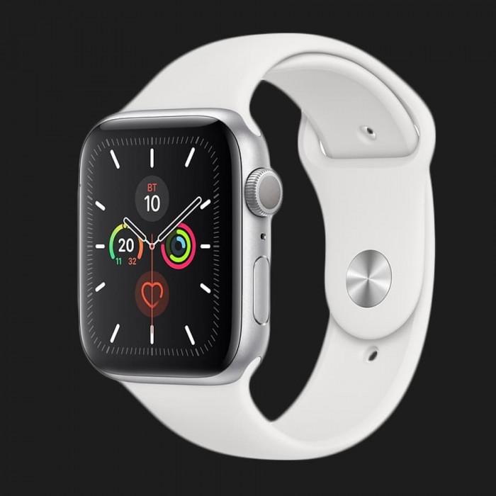 Apple Watch Series 5 44mm Silver Aluminum Case with White Sport Band